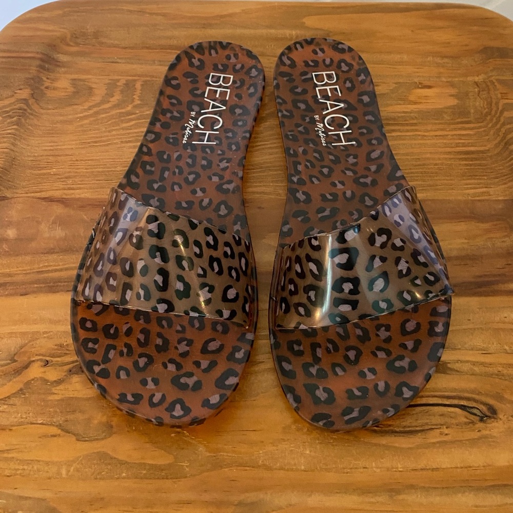 Beach by Matisse Leopard Slides